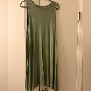 Green shift dress with pockets!
